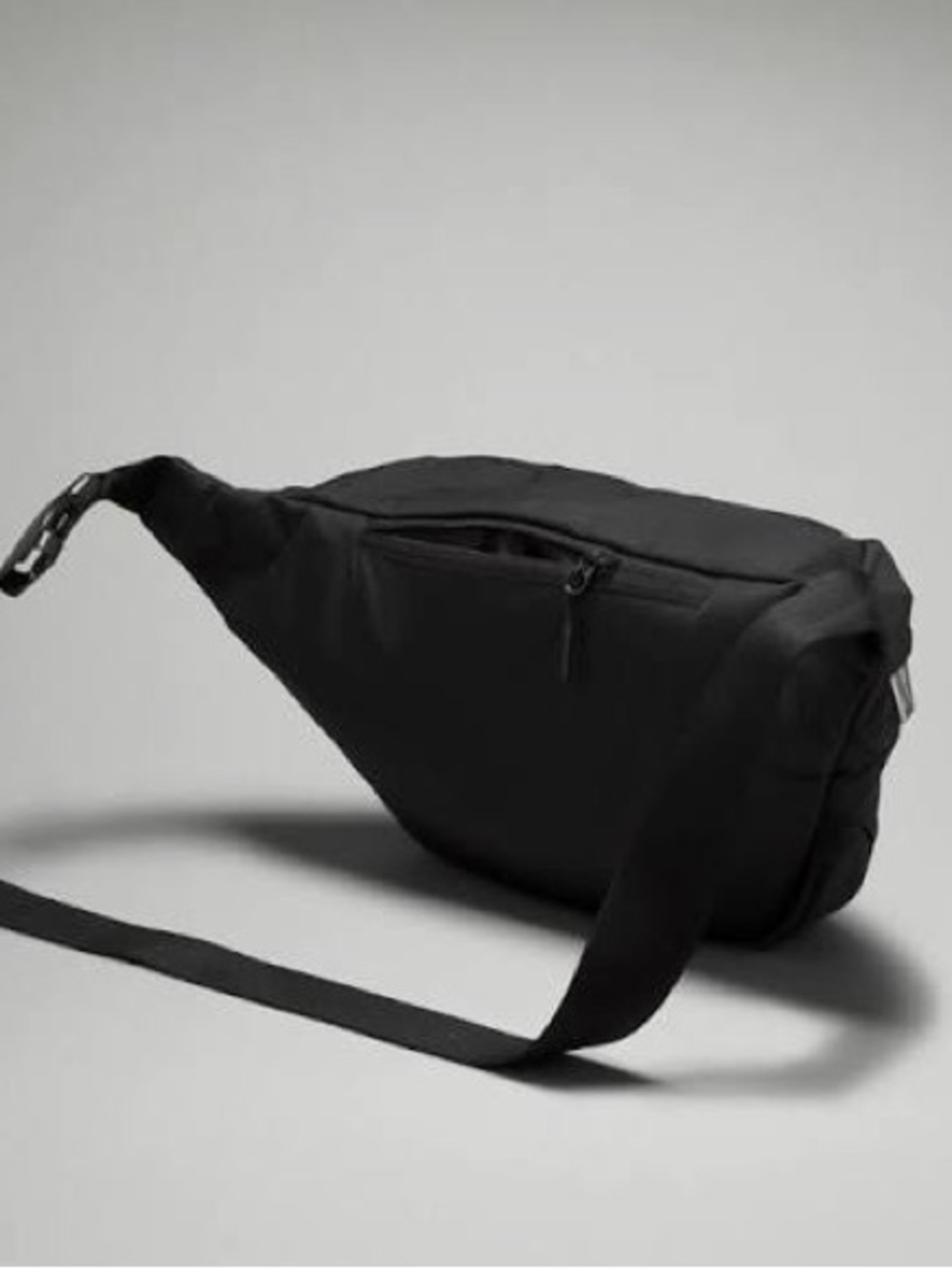 LULULEMON - Classic Belt Bag 3.5L in Black Nylon - Picture 3 of 15